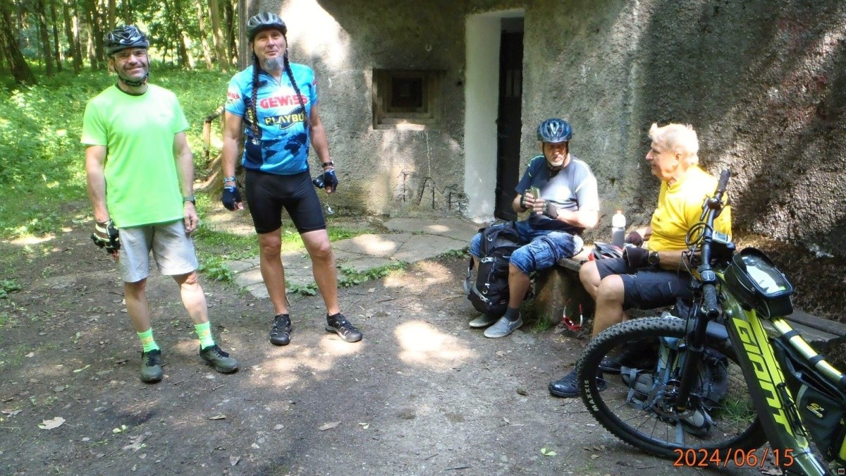 img00003.jpg