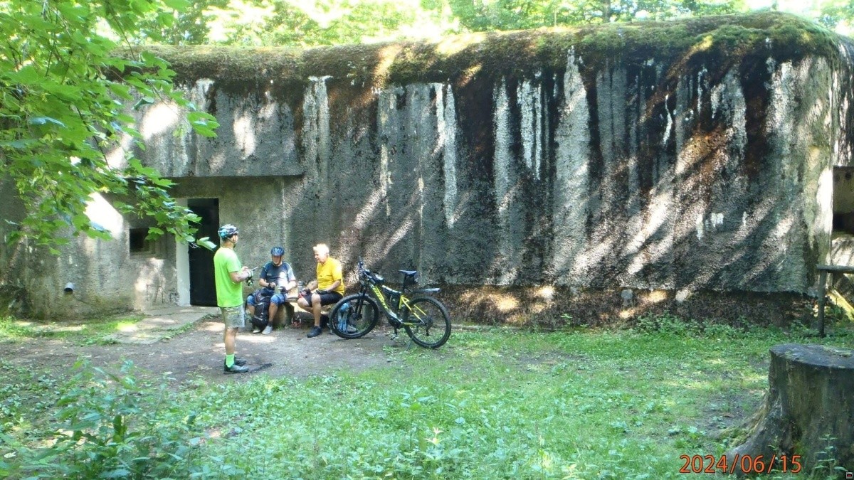 img00004.jpg