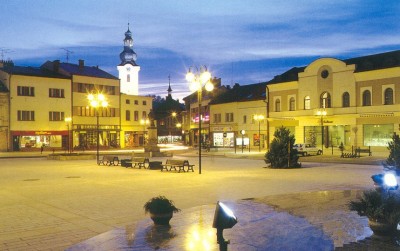 v-namesti_osvetlene